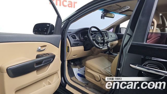 Kia Canival 2016 — photo 10