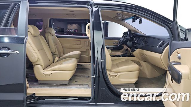 Kia Canival 2016 — photo 12