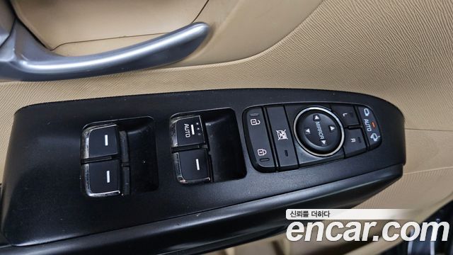 Kia Canival 2016 — photo 13