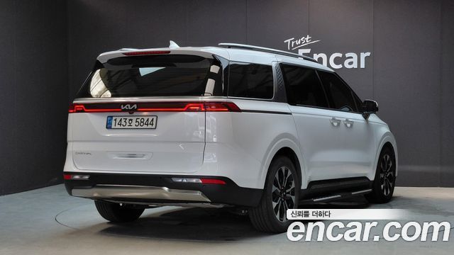 Kia Canival 2022 — photo 2