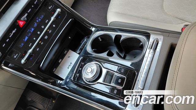 Kia Canival 2022 — photo 12