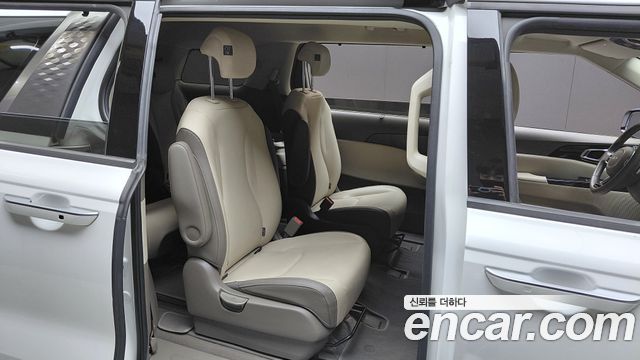 Kia Canival 2022 — photo 17