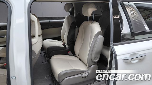 Kia Canival 2022 — photo 18