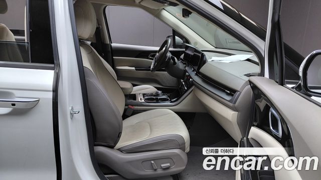 Kia Canival 2022 — photo 16