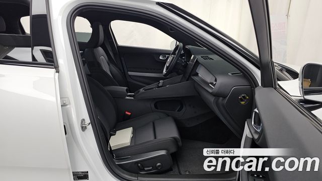 Polestar Polestar 2 2023 — photo 17