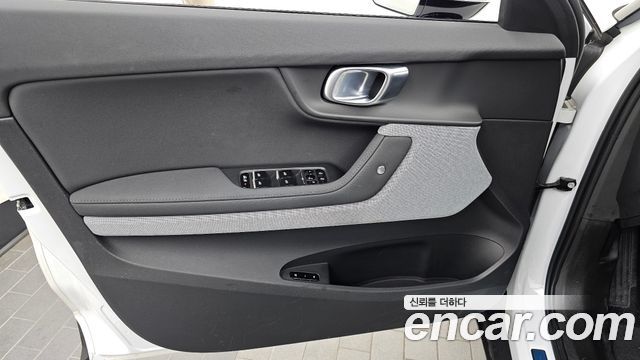 Polestar Polestar 2 2023 — photo 14