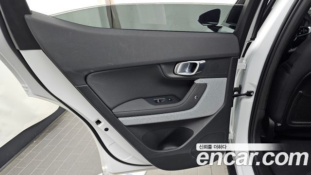 Polestar Polestar 2 2023 — photo 15