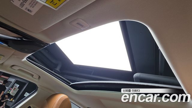 BMW 5-Series 2018 — photo 16
