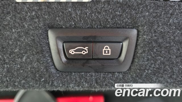 BMW 5-Series 2018 — photo 20