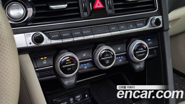 Genesis G70 2018 — photo 19