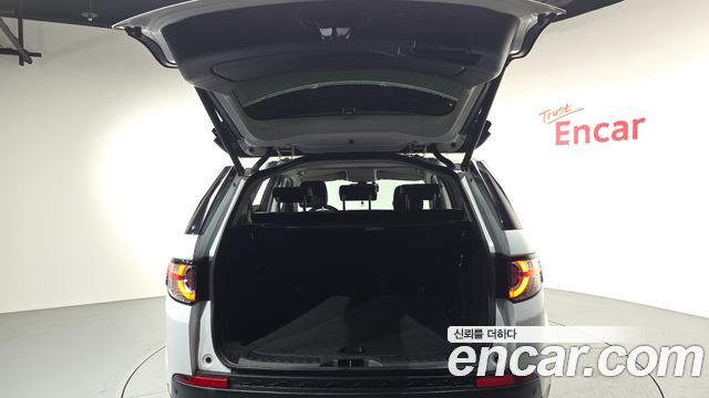 Land Rover Discovery Sport 2018 — photo 24