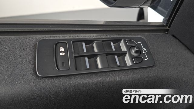 Land Rover Discovery Sport 2018 — photo 28