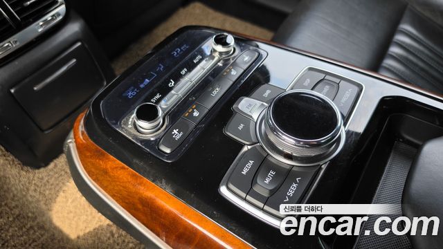Genesis EQ900 2016 — photo 19