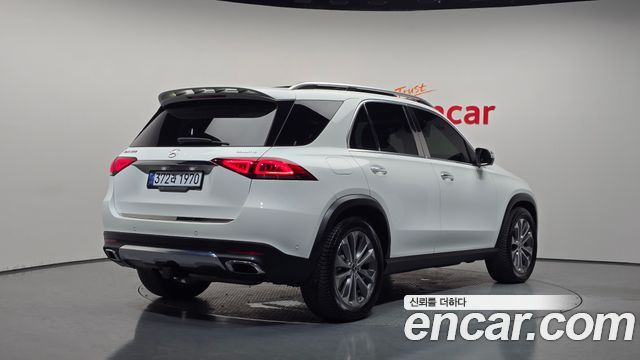 Mercedes-Benz GLE-Class 2021 — photo 2