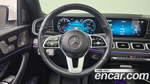 Mercedes-Benz GLE-Class 2021 — photo 18