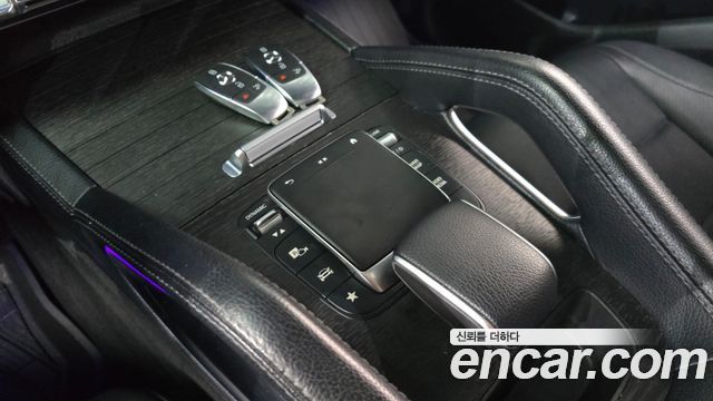 Mercedes-Benz GLE-Class 2021 — photo 29
