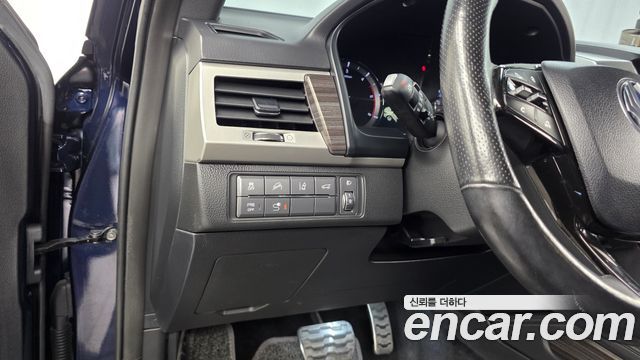 KG Mobility Rexton 2018 — photo 22