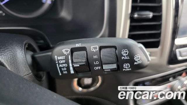 KG Mobility Rexton 2018 — photo 28