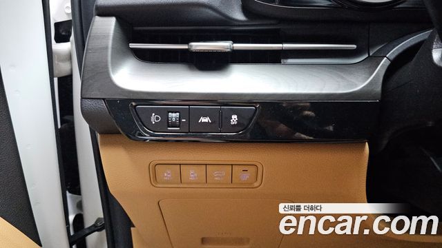 Kia Canival 2021 — photo 17