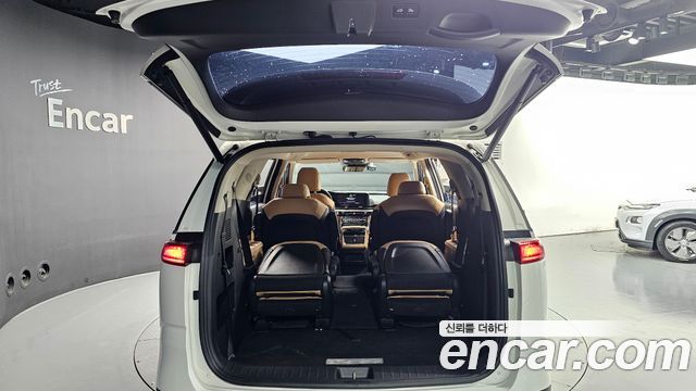 Kia Canival 2021 — photo 21
