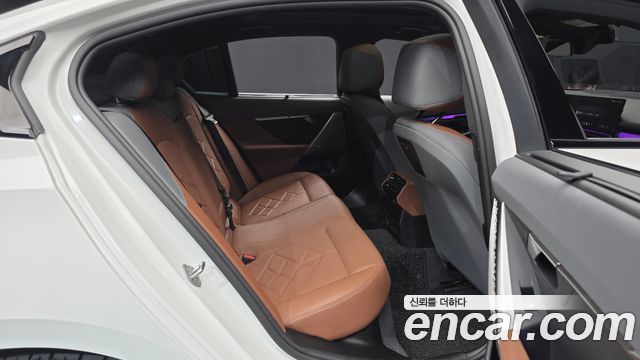 BMW 5-Series 2024 — photo 18