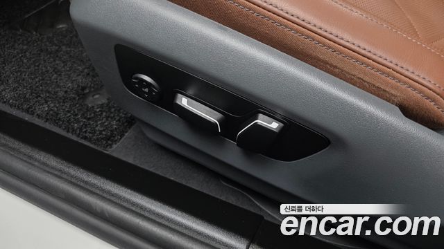 BMW 5-Series 2024 — photo 36