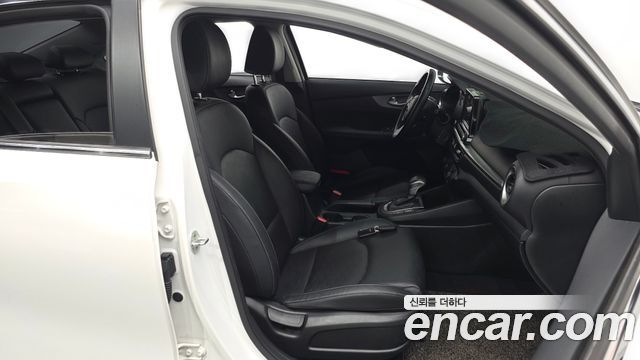 Kia K3 2019 — photo 16