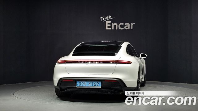 Porsche Taycan 2023 — photo 4