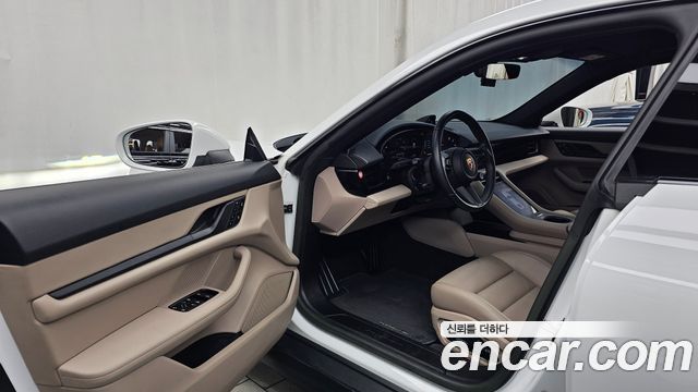 Porsche Taycan 2023 — photo 10