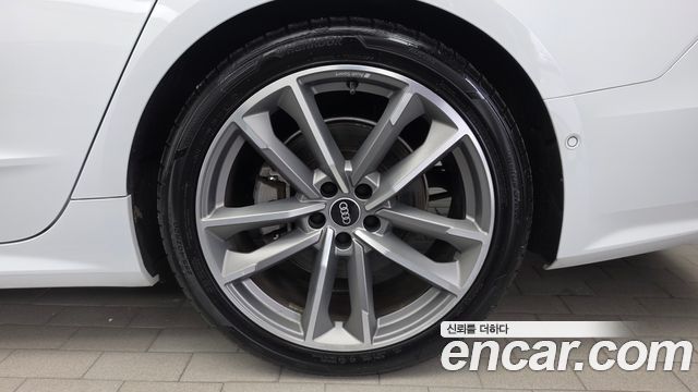 Audi A7 2021 — photo 7