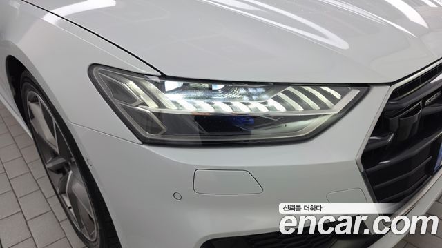 Audi A7 2021 — photo 8