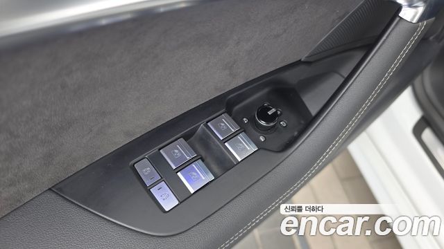 Audi A7 2021 — photo 30