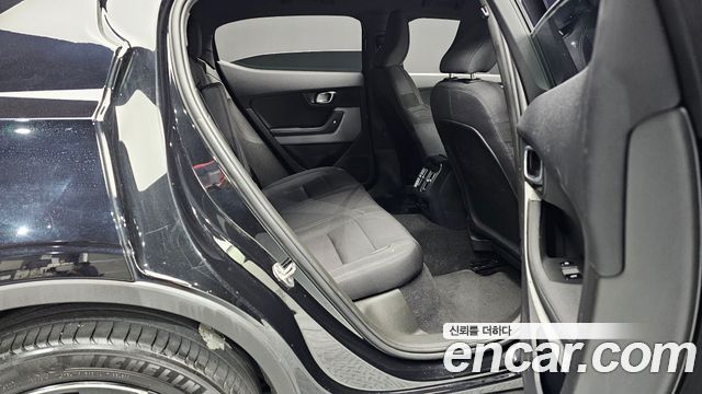 Polestar Polestar 2 2023 — photo 12