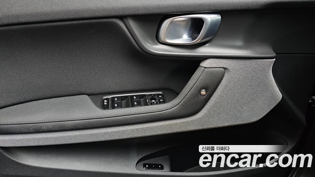 Polestar Polestar 2 2023 — photo 17
