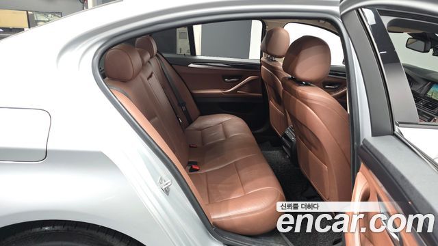 BMW 5-Series 2016 — photo 12