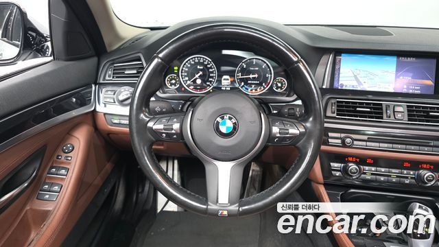BMW 5-Series 2016 — photo 13