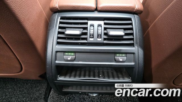 BMW 5-Series 2016 — photo 19