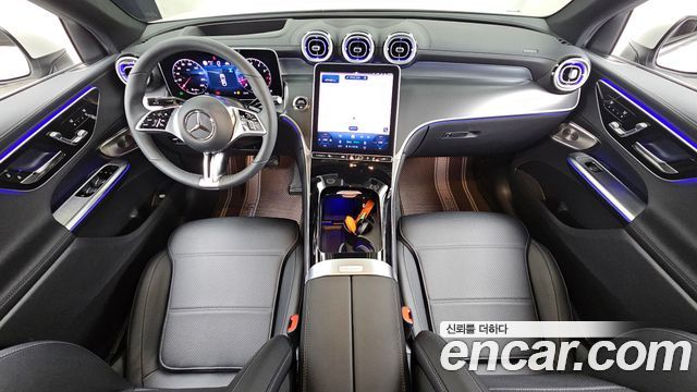 Mercedes-Benz GLC-Class 2026 — photo 10