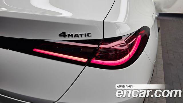 Mercedes-Benz GLC-Class 2026 — photo 9