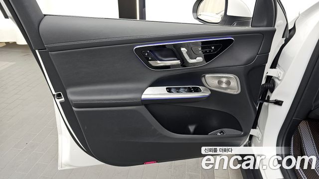 Mercedes-Benz GLC-Class 2026 — photo 14
