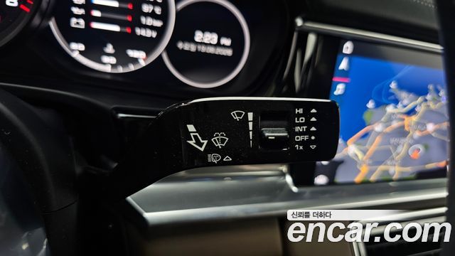 Porsche Panamera 2020 — photo 25