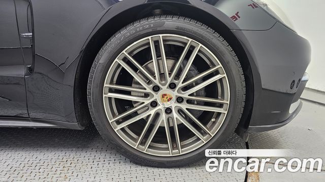 Porsche Panamera 2020 — photo 7