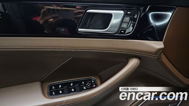 Porsche Panamera 2020 — photo 27