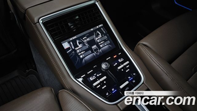 Porsche Panamera 2020 — photo 28