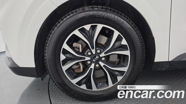 Kia Canival 2021 — photo 5