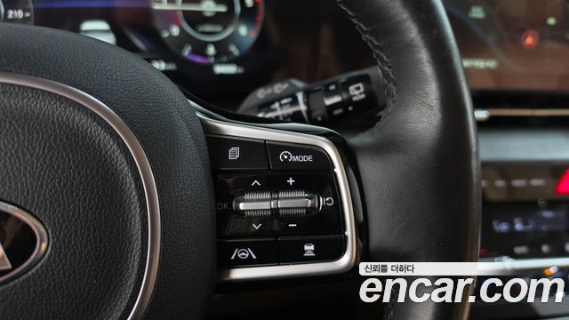 Kia Canival 2021 — photo 22