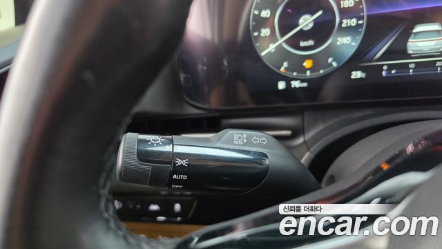 Kia Canival 2021 — photo 26