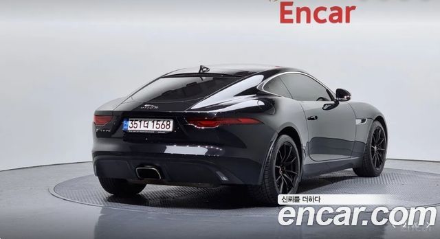 Jaguar F-TYPE 2023 — photo 2