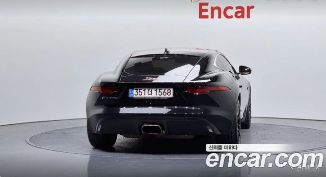 Jaguar F-TYPE 2023 — photo 4