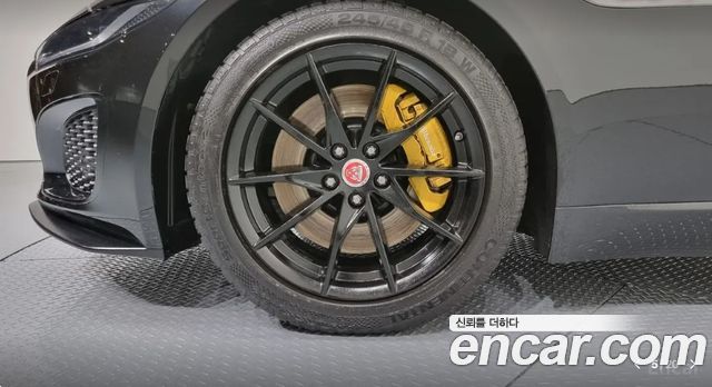 Jaguar F-TYPE 2023 — photo 5